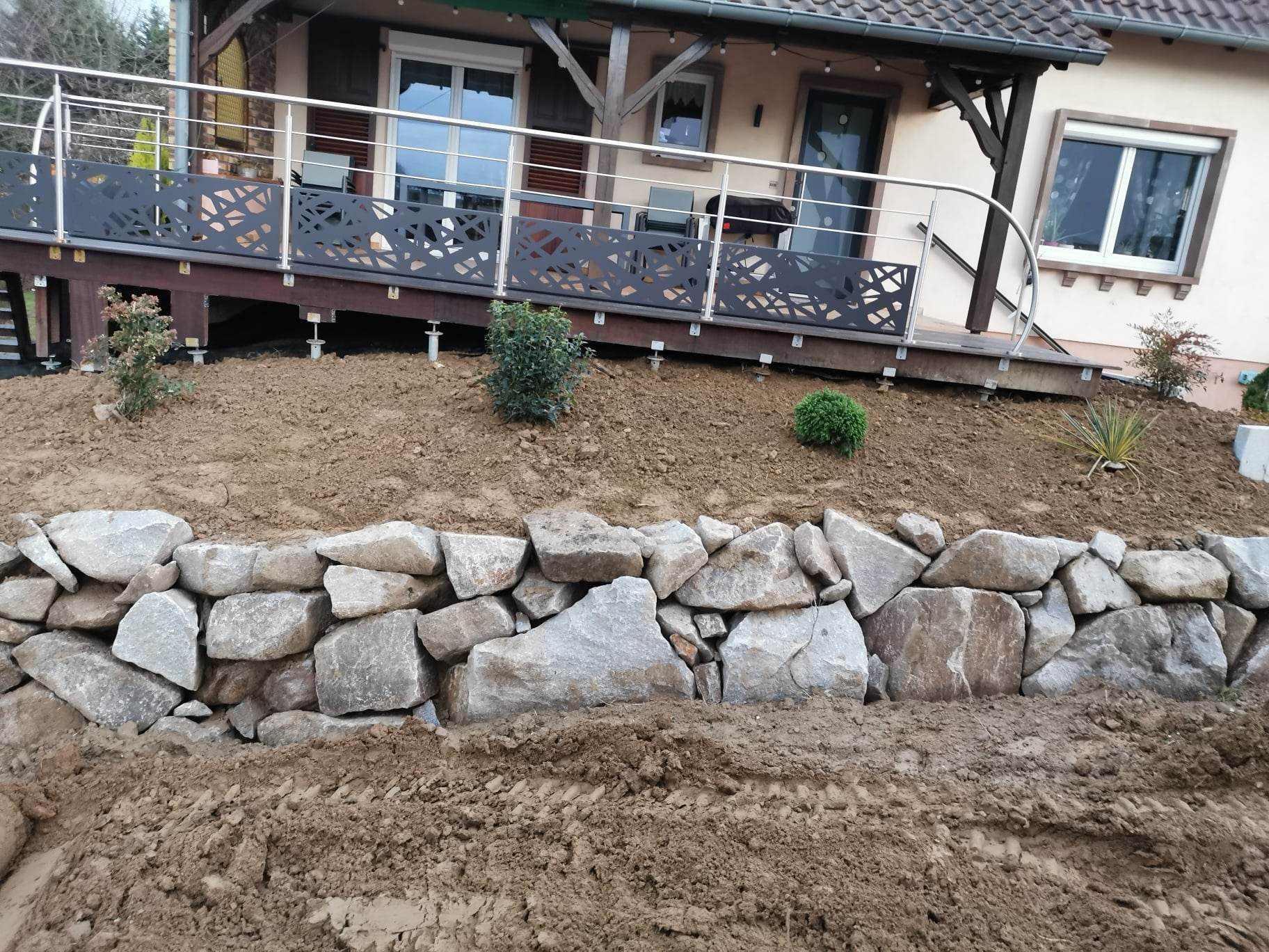 ENROCHEMENT | Paysages et bois alsace Comment poser un mur de soutènement ? Haguenau
